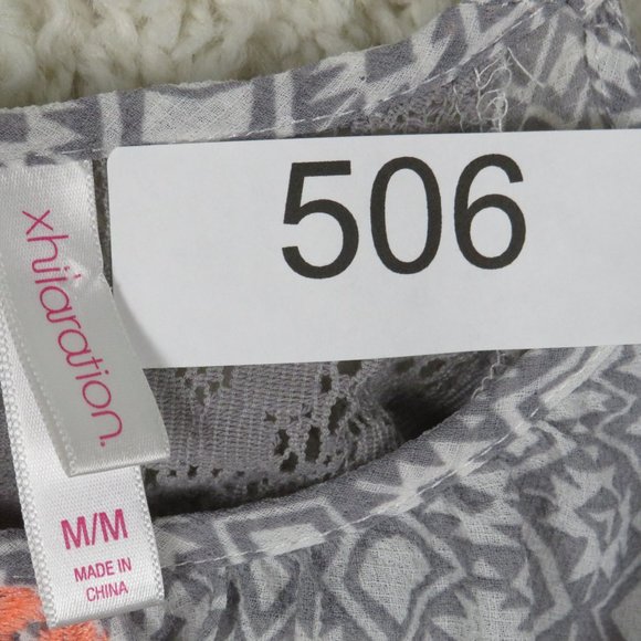 Xhilaration*Women's Cold Shoulder Long Sleeve Key Hole Back Curved Hem Blouse~ M - Picture 2 of 8